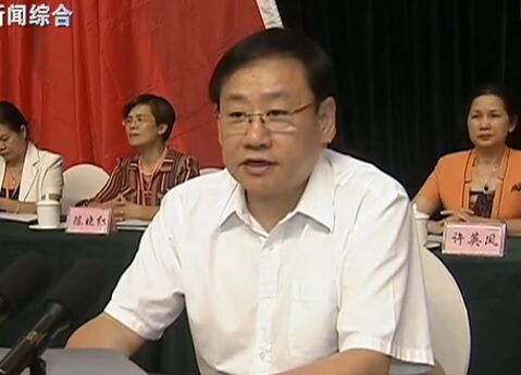 ��С�����вм������ϻ���ߴδ��������ǿ��  ����������������������ˮƽ ȷ���м���ͬ������С�����